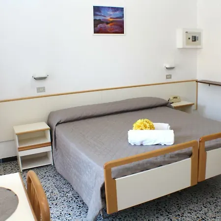 Caesar Hotel 3*